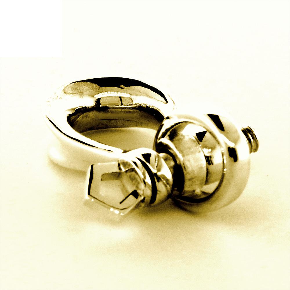 Large Hardware Shackle Pendant in 14K Yellow Gold