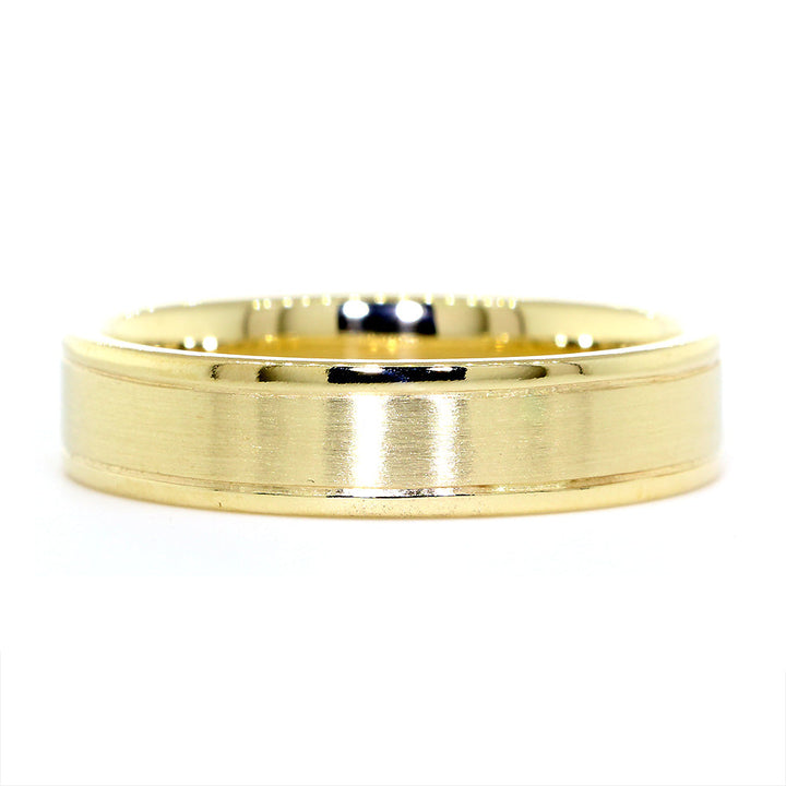 Mens Brushed Center Band, 5.8mm Wide in 14K Yellow Gold
